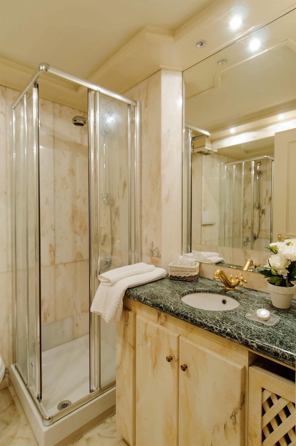 Made In Luxury Rom